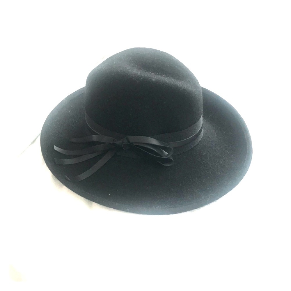 SAKS FIFTH AVE 100% wool fedora & leather trim